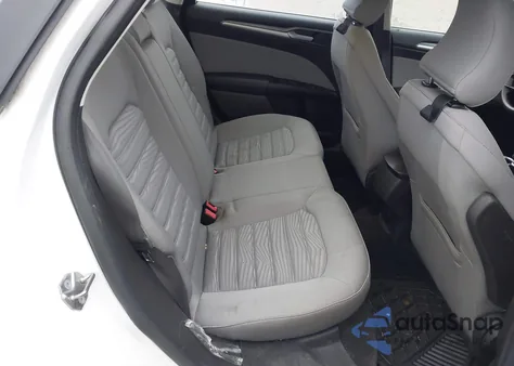 2016 Ford Fusion Hybrid S z USA, uszkodzony, nr VIN 3FA6P0UU5GR398874